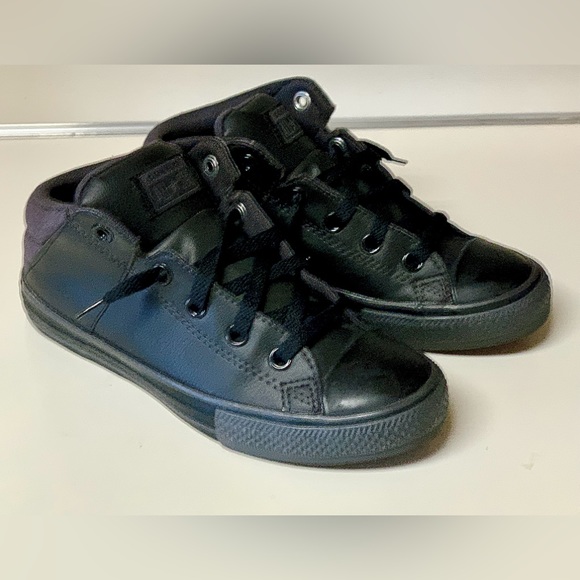 Junior 4 EU 36 Converse Chuck Taylor Blacked Out Leather Mid Height Shoes - Picture 3 of 16